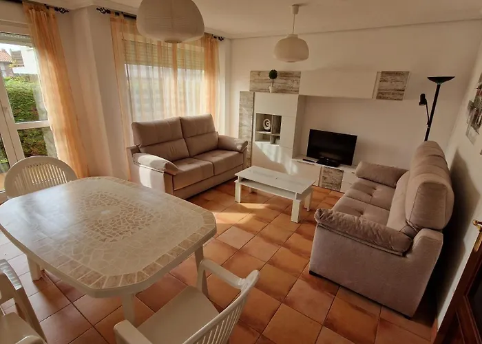 Ferienhaus Adosado Con Jardin